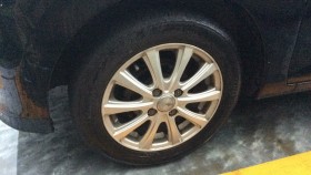 タイヤホイール前