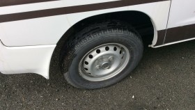 タイヤホイール前