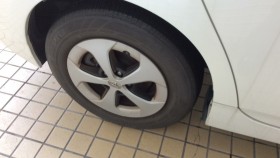 タイヤホイール前