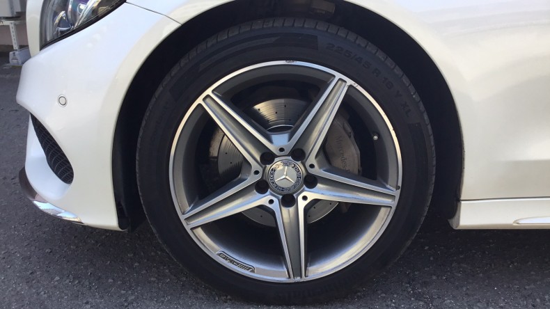 タイヤホイール前