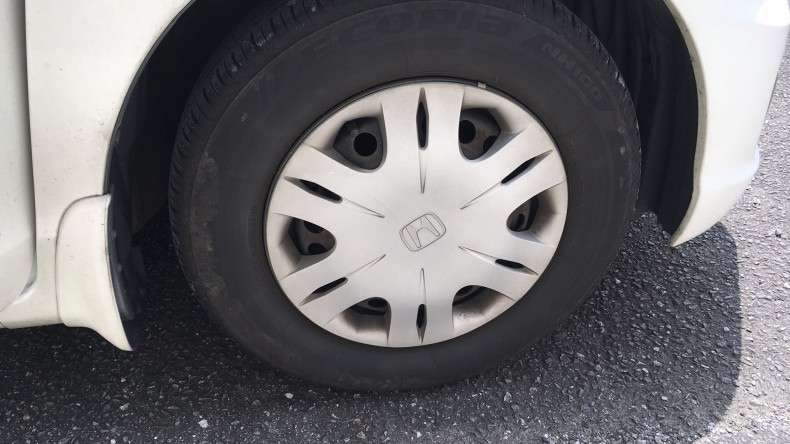 タイヤホイール前