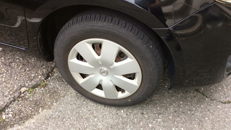 タイヤホイール前