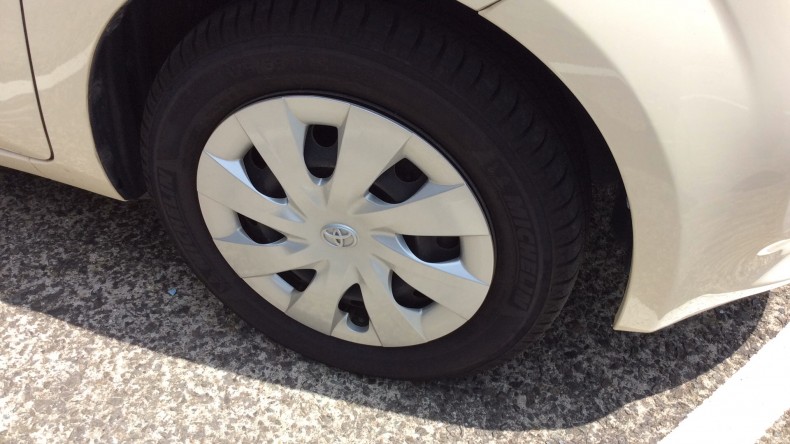 タイヤホイール前