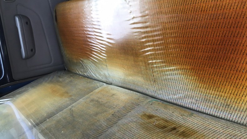 内装後方シート