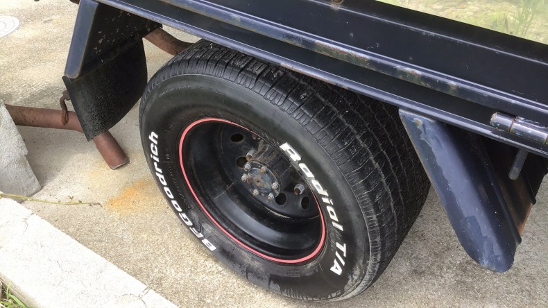 タイヤホイール前