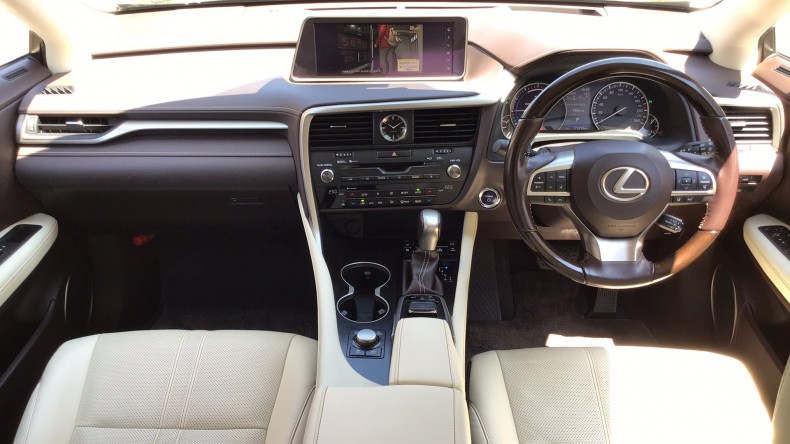 内装インパネ全体