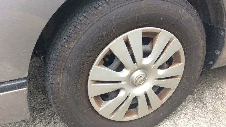 タイヤホイール前