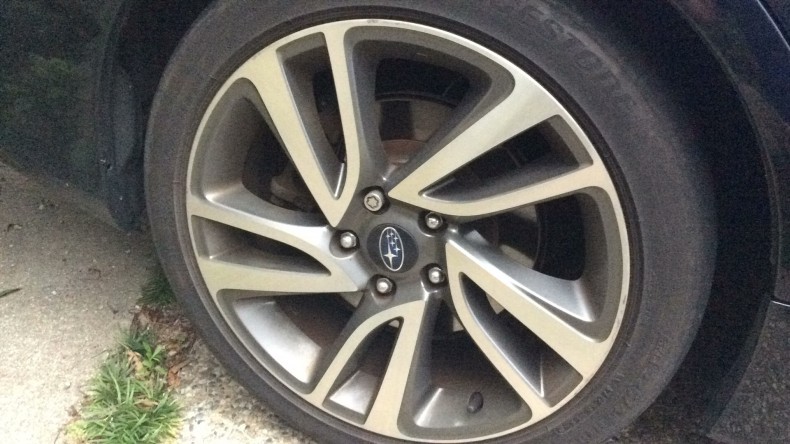 タイヤホイール前