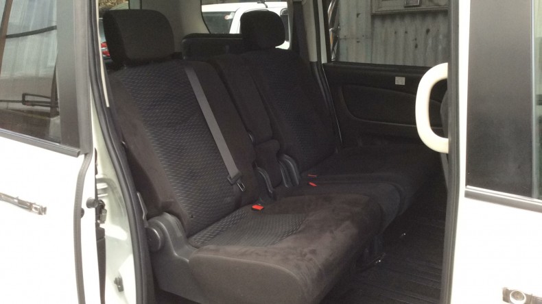 内装後方シート