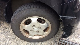 タイヤホイール前