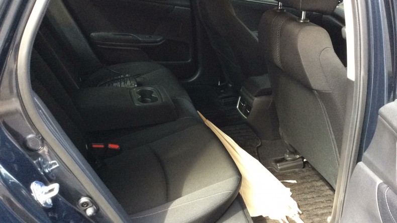 内装後方シート