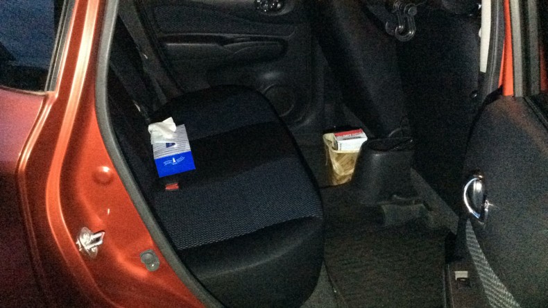 内装後方シート