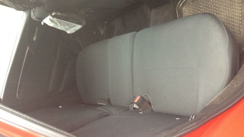 内装後方シート