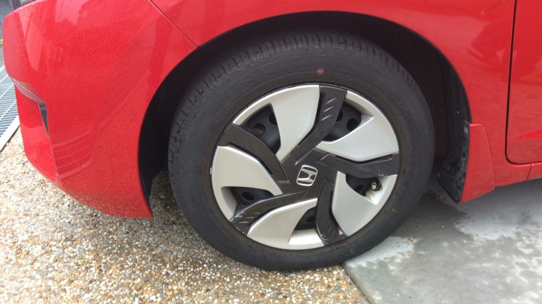 タイヤホイール前