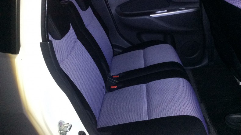 内装後方シート