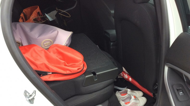 内装後方シート