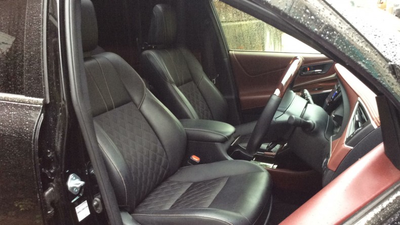 内装前方シート