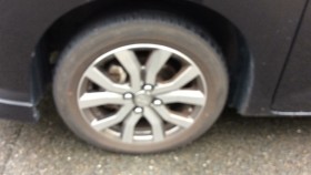 タイヤホイール前