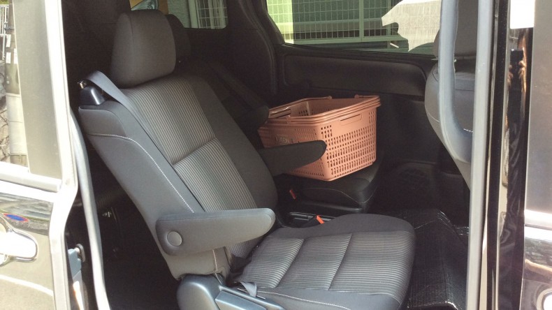 内装後方シート