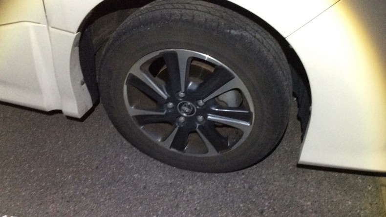 タイヤホイール前