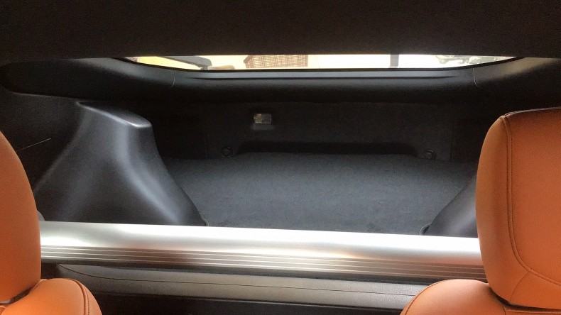 内装後方シート