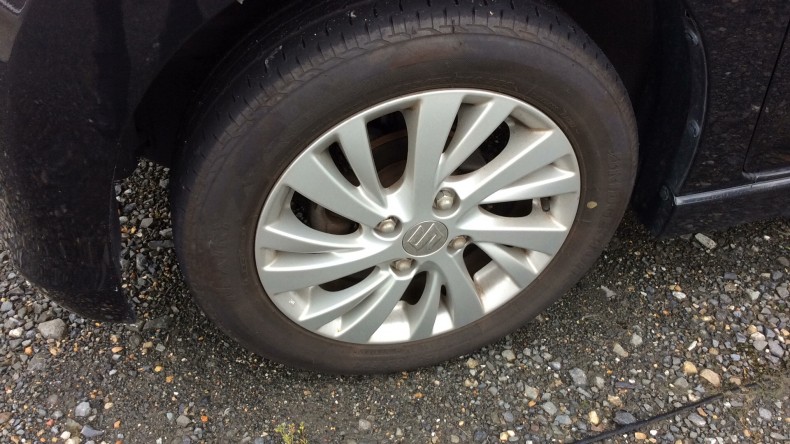 タイヤホイール前