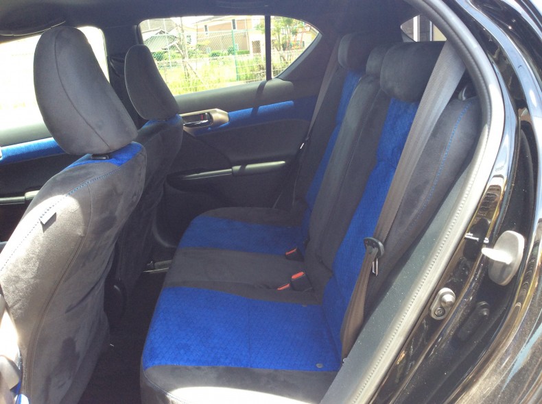 内装後方シート