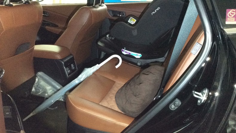 内装後方シート