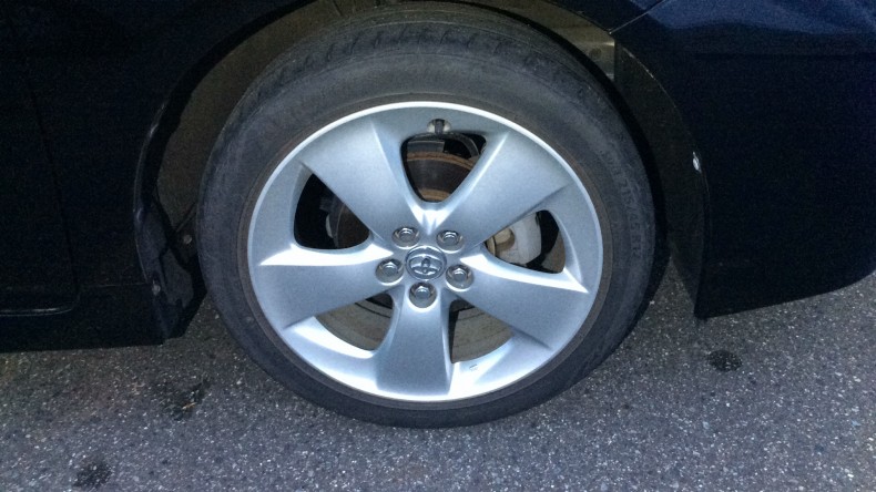 タイヤホイール前