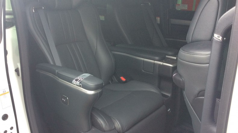 内装後方シート