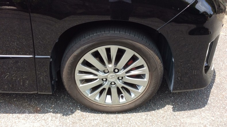 タイヤホイール前