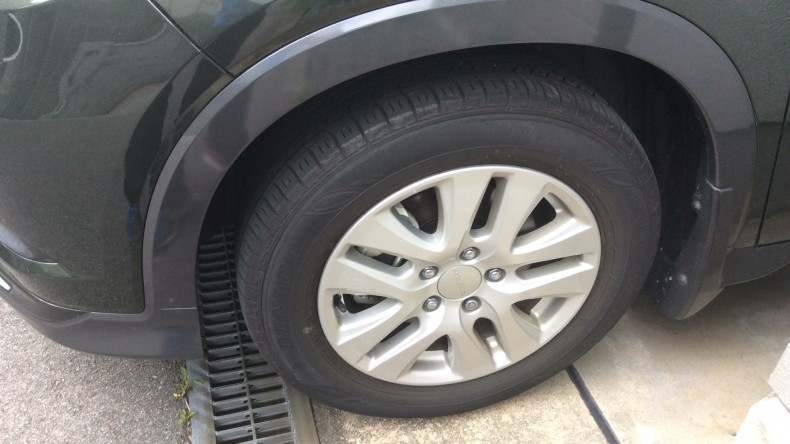 タイヤホイール前