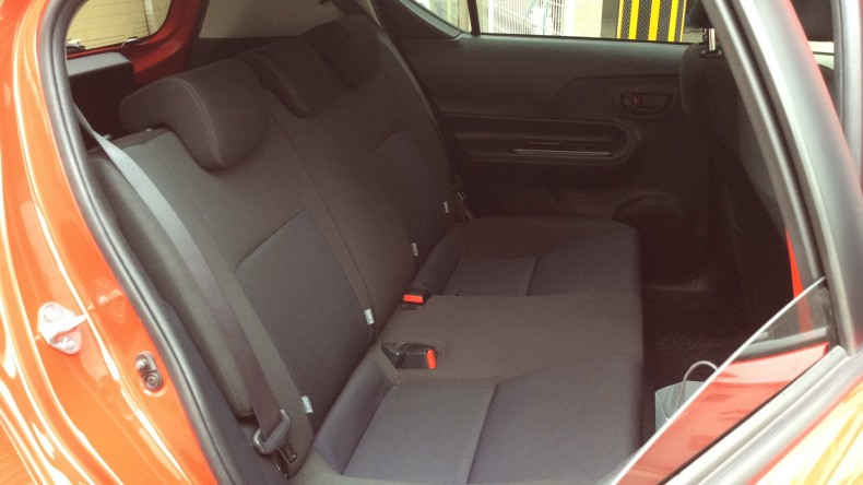 内装後方シート