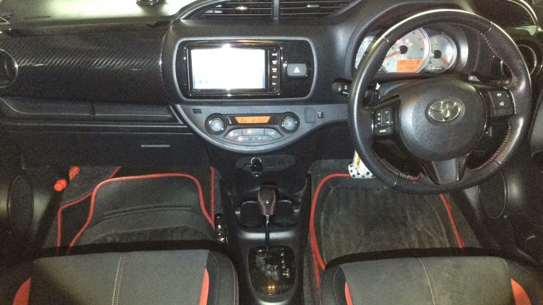 内装インパネ全体