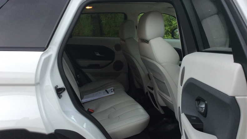 内装後方シート