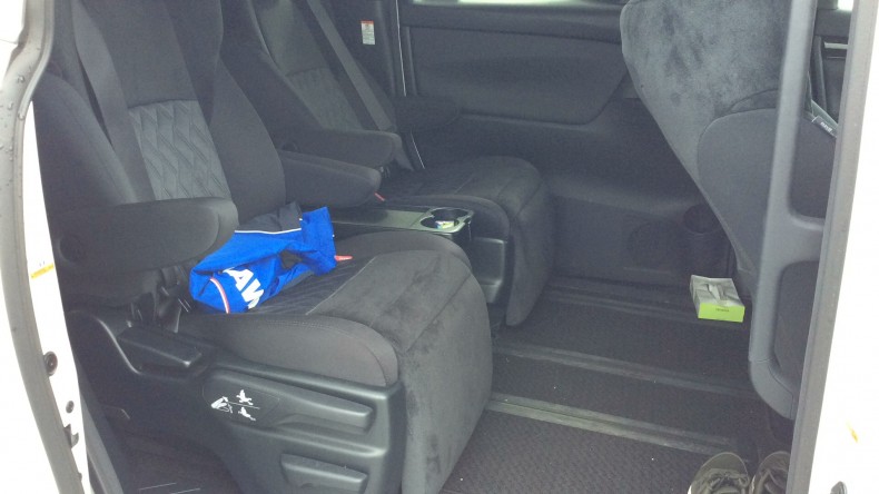 内装後方シート