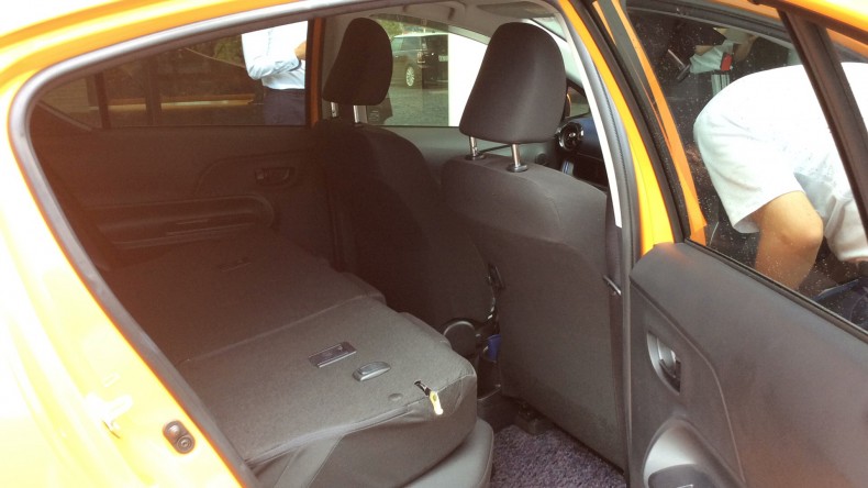 内装後方シート