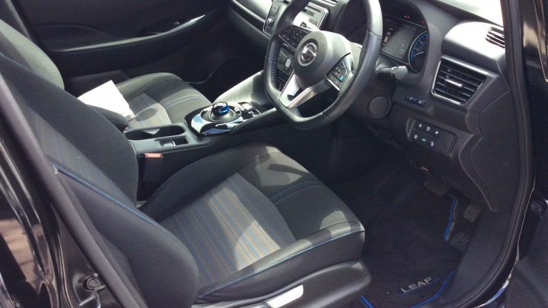 内装前方シート