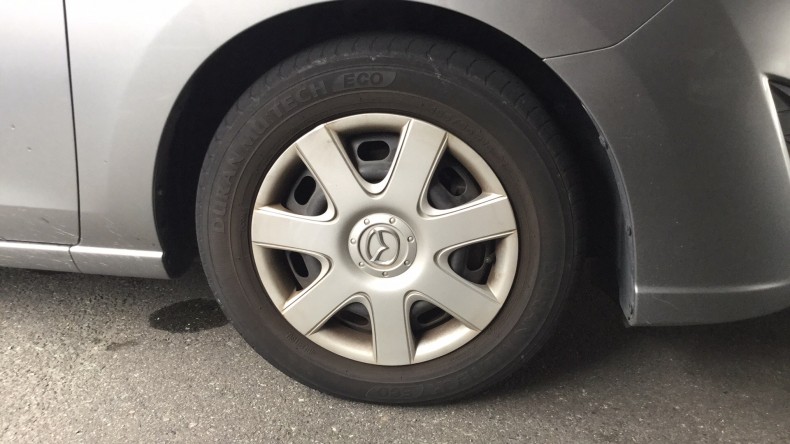 タイヤホイール前