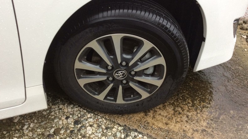 タイヤホイール前