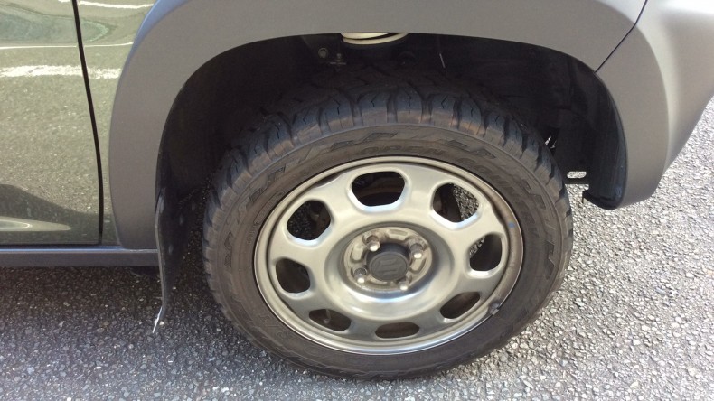 タイヤホイール前