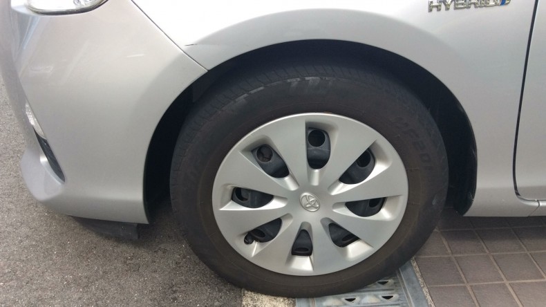 タイヤホイール前