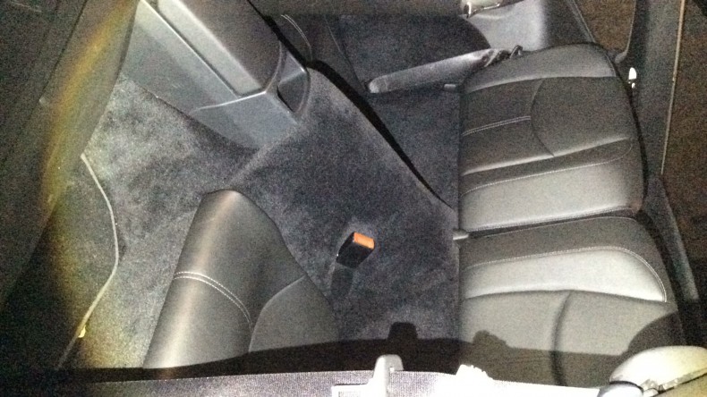 内装後方シート