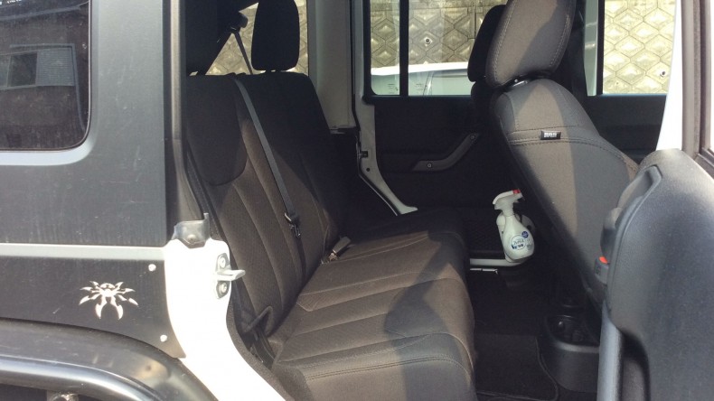 内装後方シート