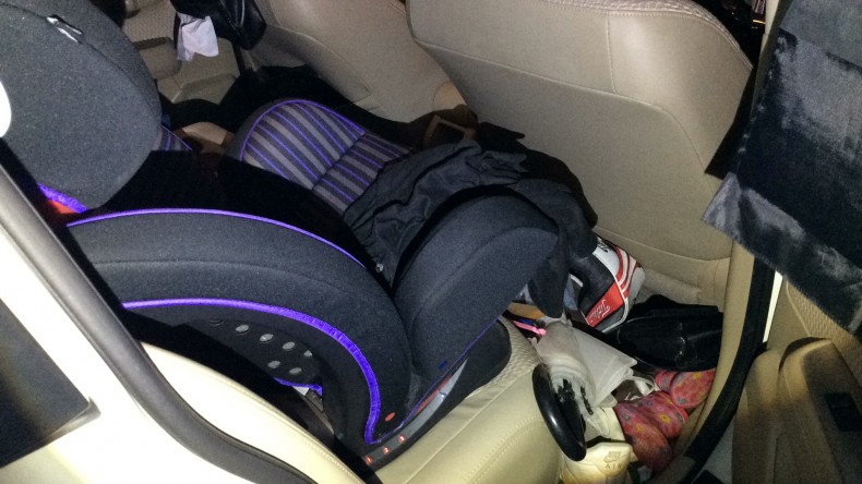 内装後方シート