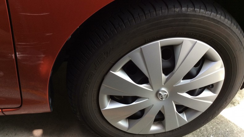 タイヤホイール前