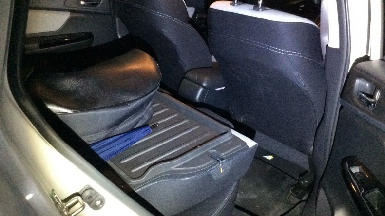 内装後方シート