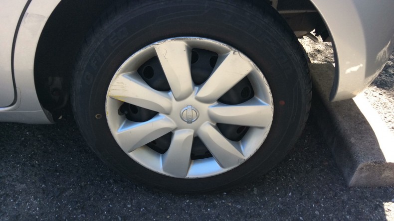 タイヤホイール前