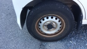 タイヤホイール前