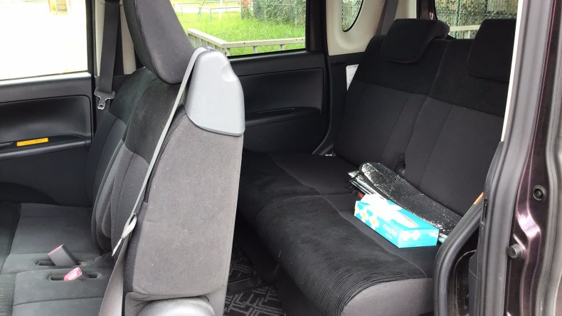 内装後方シート